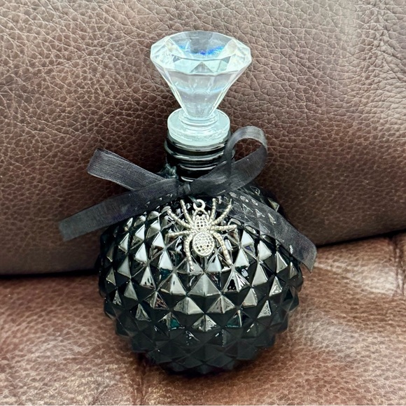 Round Black Glass Potion Bottle with Metal Spider Charm - Picture 3 of 11